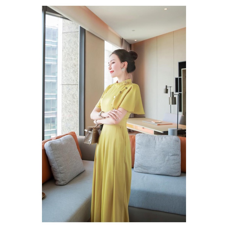 Bộ jumpsuit ống rộng màu vàng hợp thời trang