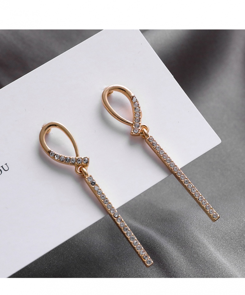 Hoa tai bạc dáng dài đính đá xinh xắn phong cách 2023