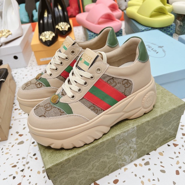 Giày sneaker nâng đế 7cm phối màu