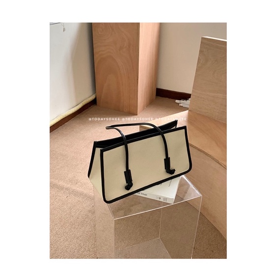 Túi trendy trắng sample