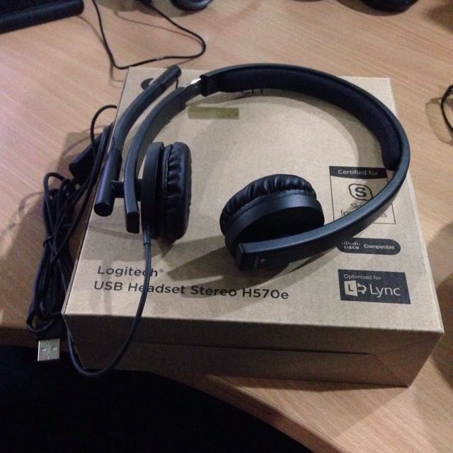 Tai nghe chụp tai học online Logitech H570e - Hàng chính hãng