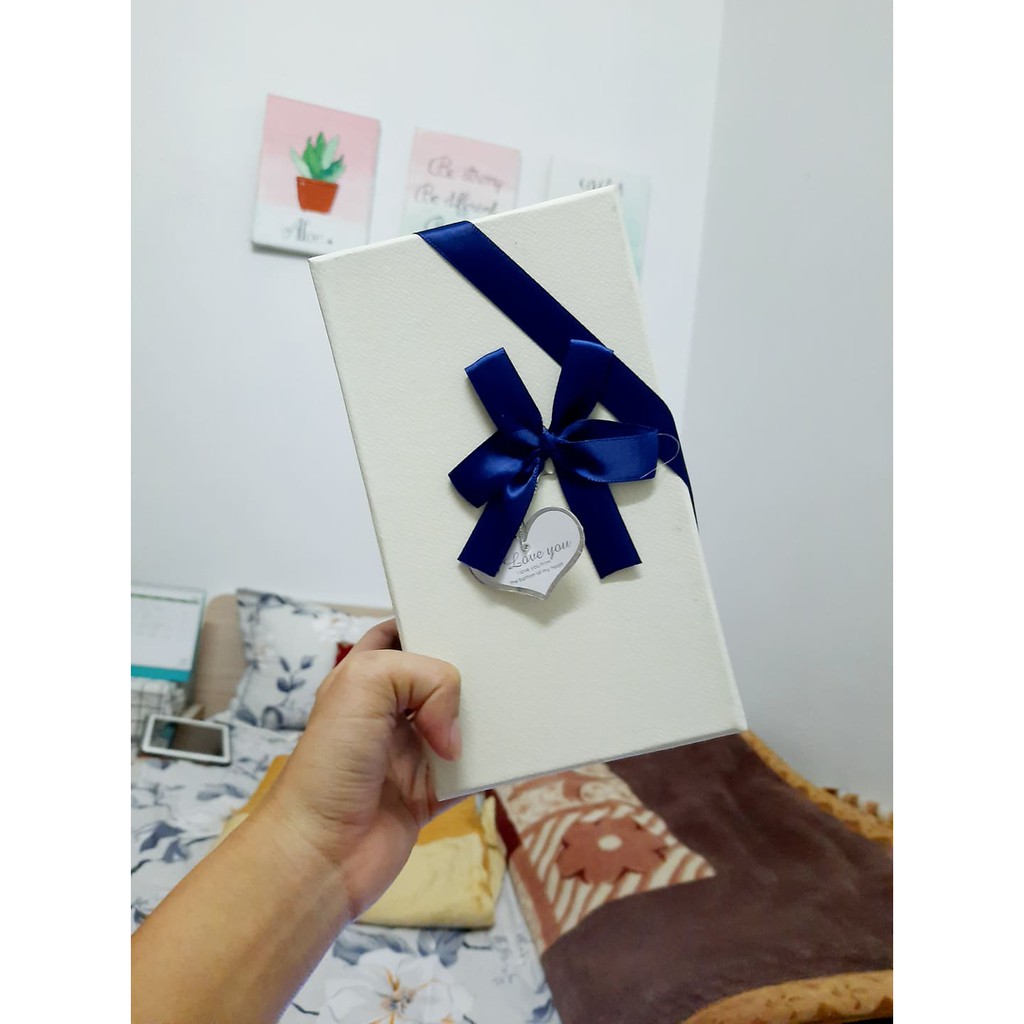 Hộp quà chữ nhật kích thước 11.5cmx20cm cao 8cm