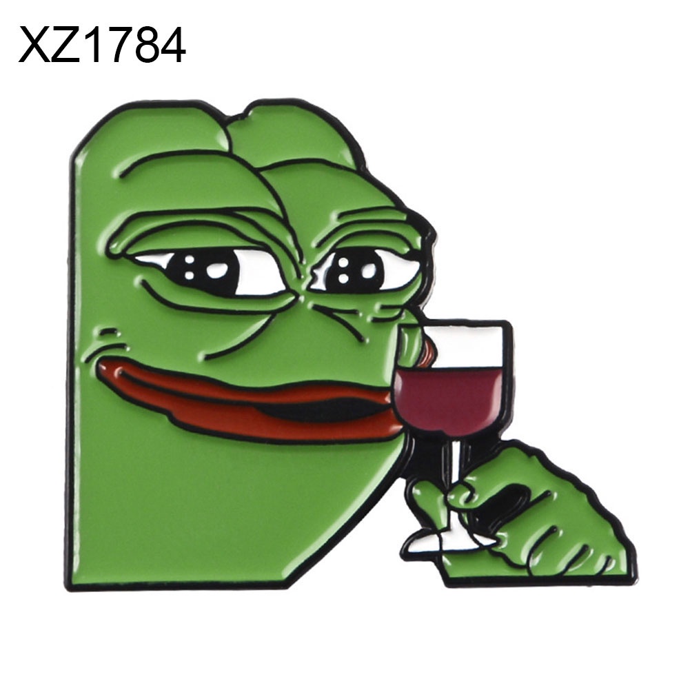 Ghim cài áo kiểu chú ếch dễ thương phối với trang phục denim dễ thương cho nữ