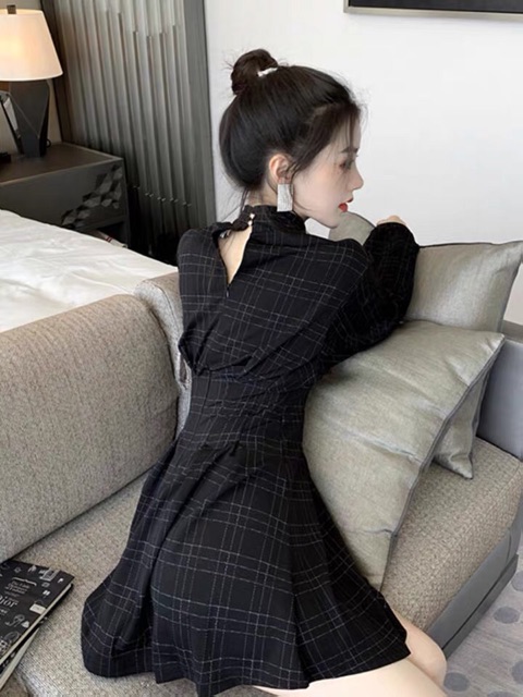 Váy sơ mi kẻ cổ tàu