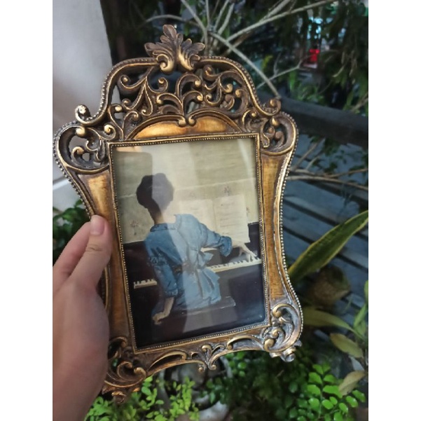 Khung viền chóp hoa cổ điển  kèm ảnh, decor trang trí nhà cửa