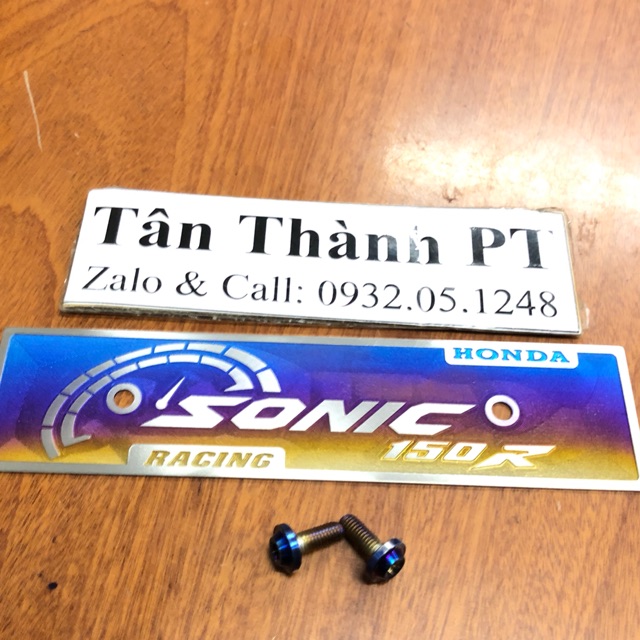 Bảng tên titan 3D Sonic