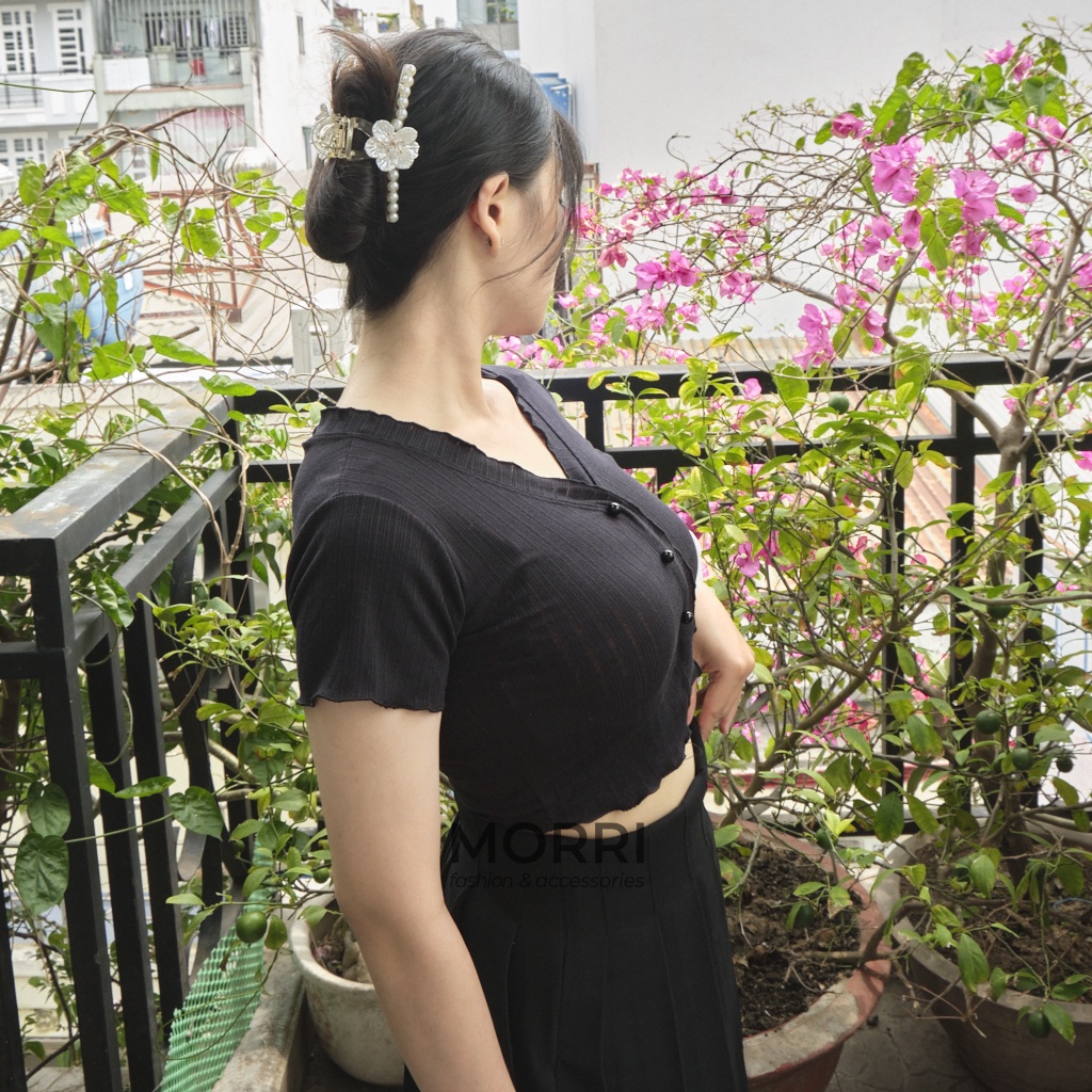 Áo Thun Kiểu Nữ Ngắn Tay Cổ chữ V - Áo Croptop Ôm Nút Giả Nhiều Màu Chất Thun Gân Mềm Mịn | BigBuy360 - bigbuy360.vn
