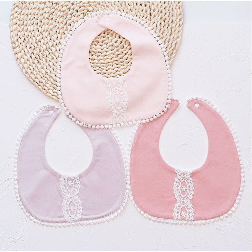 Yếm cổ phong cách hàn quốc cho bé - Yếm chữ U viền ren