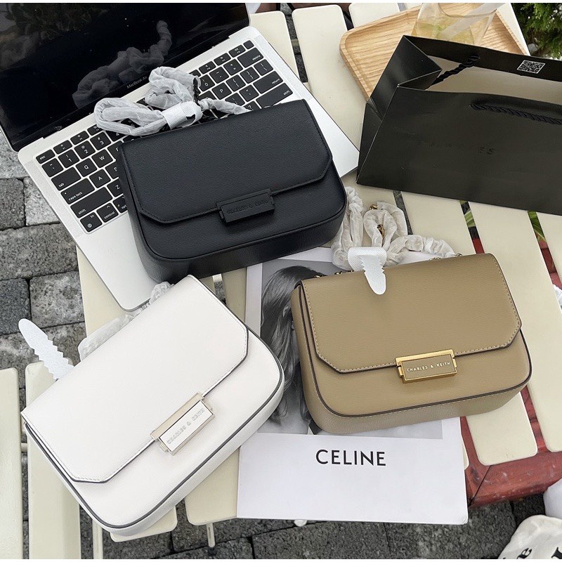 CNK matte Khoá Gạt Dáng Vuông Da Sần Dây Xích