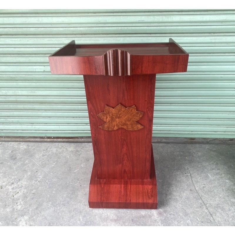 Bục gỗ phát biểu nói chuyện mẫu hoa sen