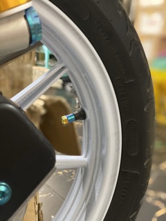 Van vòi vặn bánh xe titanium gr5