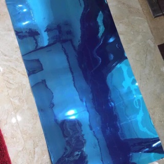 Gương dán tường