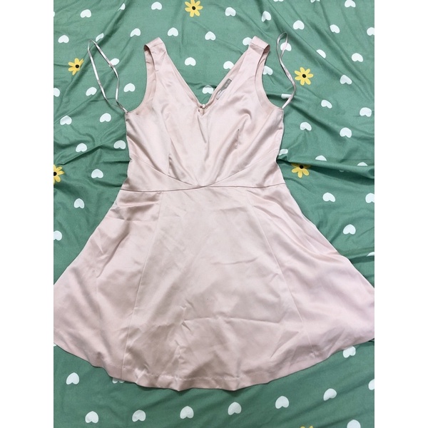 Thanh lý váy đầm màu hồng phấn nhạt của hãng Forever 21