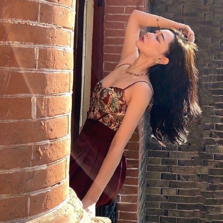 Set Áo Hai Dây Thêu Hoa + Chân Váy Dài Lưng Cao Xếp Ly Thời Trang Mùa Hè Mới Cho Nữ | BigBuy360 - bigbuy360.vn