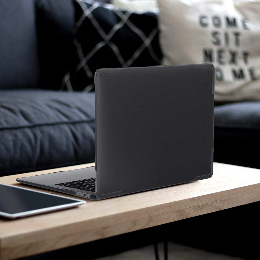 Ốp lưng Macbook Air 13&quot; 2018-2020 Tomtoc (USA) Hardshell Slim