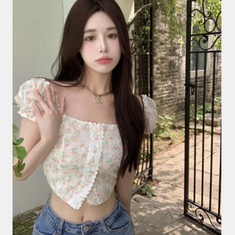Áo Croptop Tay Ngắn Cổ Vuông Phối Ren Hoa Dáng Ôm Thời Trang Xinh Xắn Cho Nữ