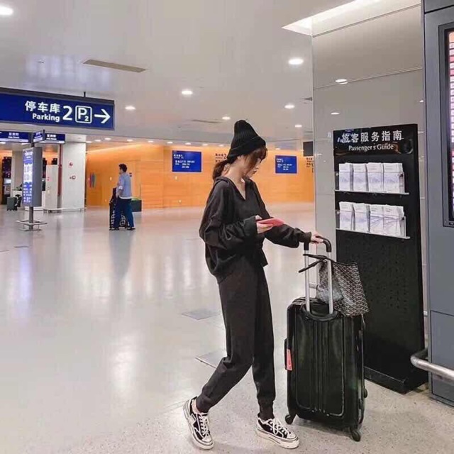Set trang phục len motoghi