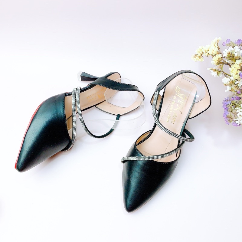 Giày cao gót nhọn 7p bít mũi dây xoàn chéo hông