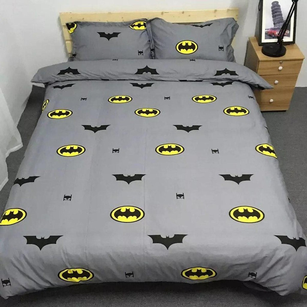 Vỏ gối ôm 35 x 100 cm mẫu BAT MAN có dây gút