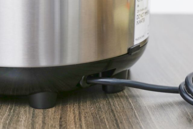 Nồi cơm điện Philips 2 lít HD3132/68 Bạc