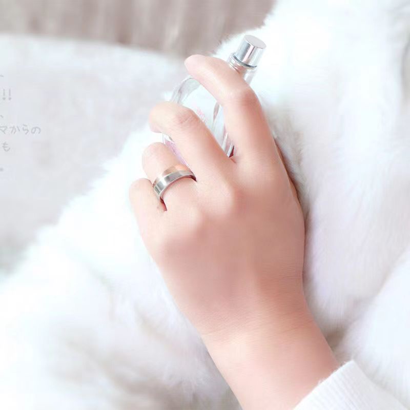 Nhẫn Thép Titan Không Gỉ Không Gây Dị Ứng Phong Cách Âu Mỹ Độc Đáo Thời Trang Cho Nam Và Nữ