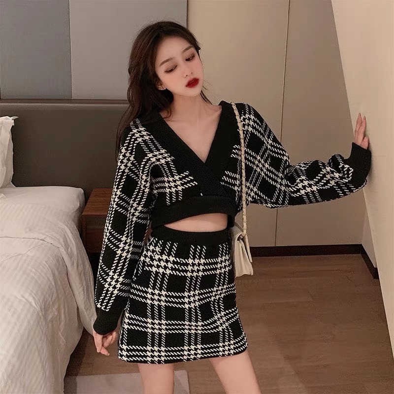 Set Dạ Len Kẻ Cổ V Trễ Vai (Hàng QC Loại 1) Áo Len Trễ Vai Mix Chân Váy Ôm Kẻ Ô - Ảnh Thật