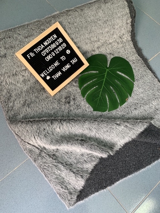Thảm xám tro ngắn