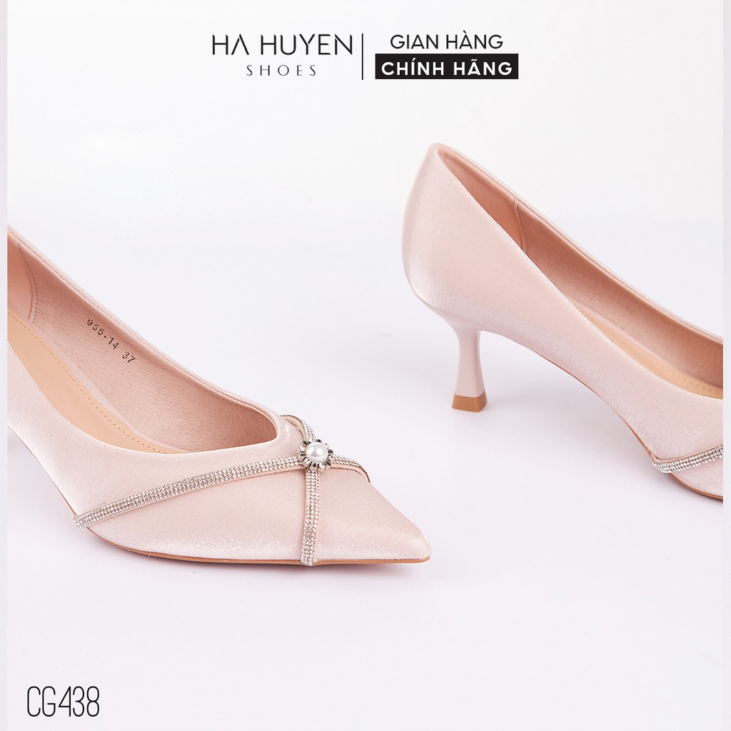 Giày cao gót lụa nữ Hà Huyền Shoes mũi nhọn đính đá chéo ngọc trai gót cong 5 phân - CG438