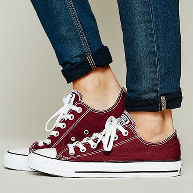 Giày Sneaker Vải Cổ Thấp Màu Đỏ Đô Nam ZRS