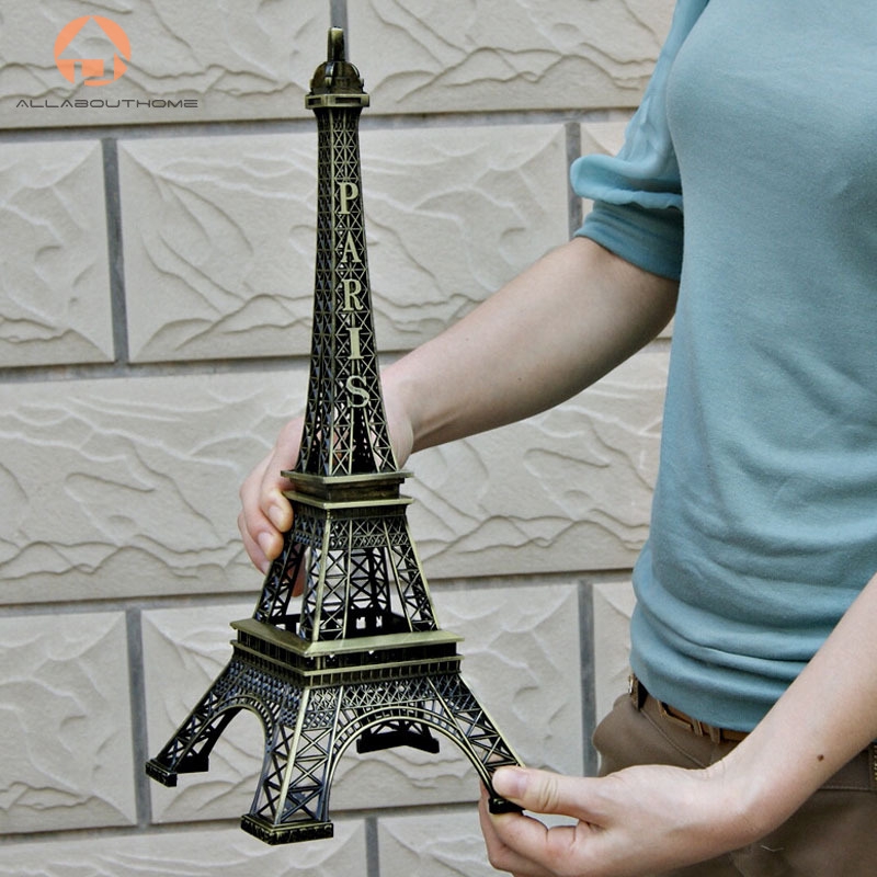 Mô hình tháp Eiffel bằng đồng