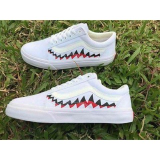 Giày vans cá mập trắng