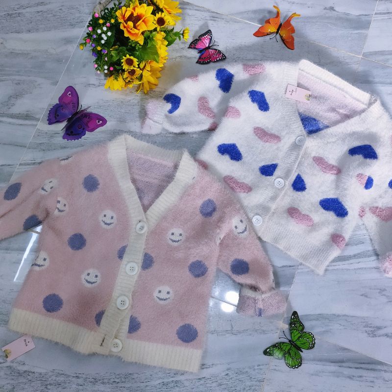 Khoác cadigan siêu phẩm của bé chọn trên live