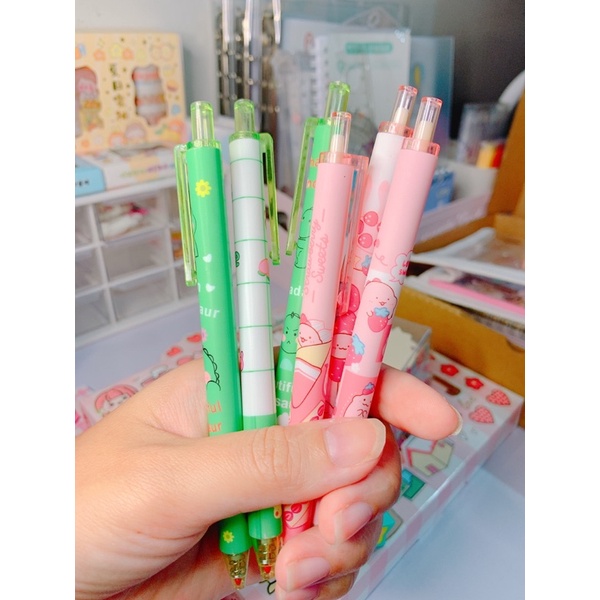Bút bi gel mực đen