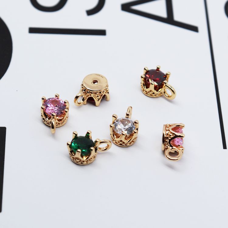 Mặt Dây Chuyền Hình Vương Miện Vàng 18k Đính Đá Zircon 4 Màu