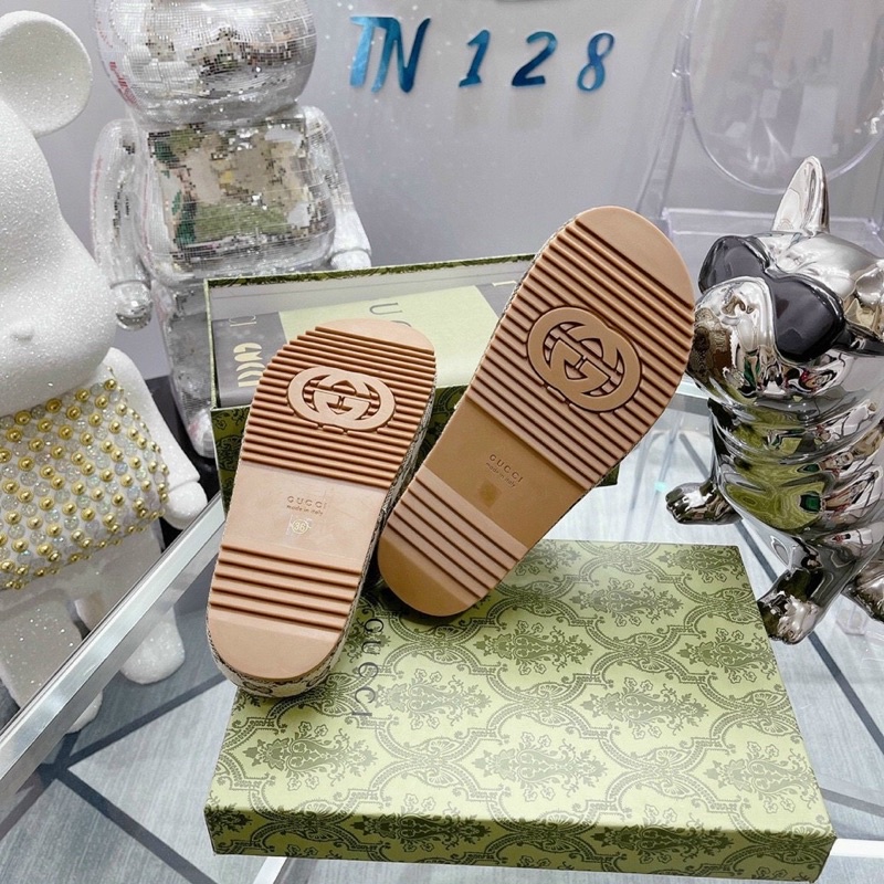 Dép xuồng bánh mì Gc