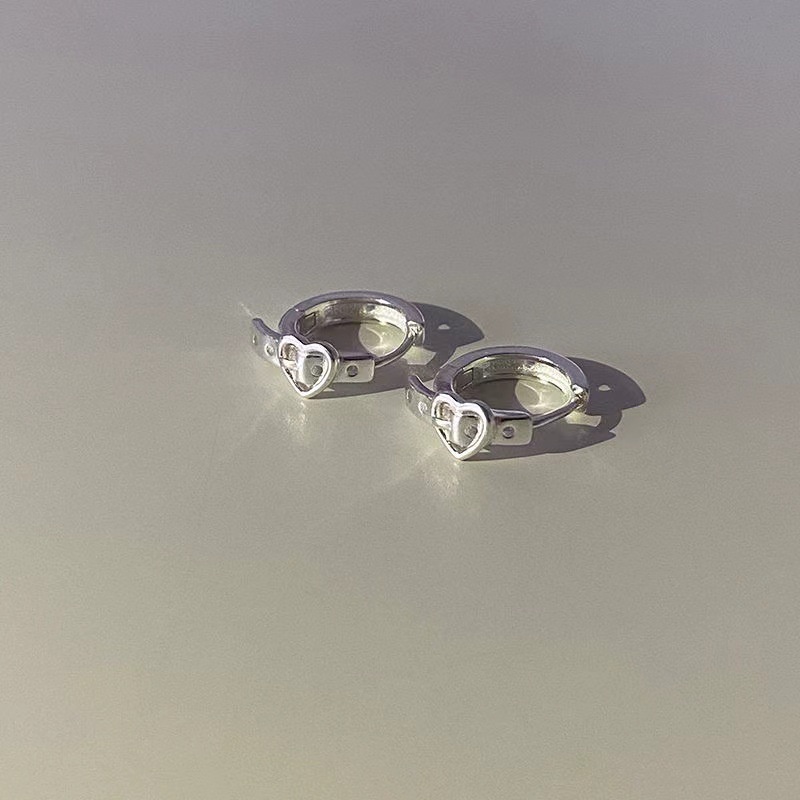 High-quality Love Belt Ear Clips Without Ear Holes Female Niche Retro Simple Temperament Irregular Ear Bone Clip Cool Ear Studs