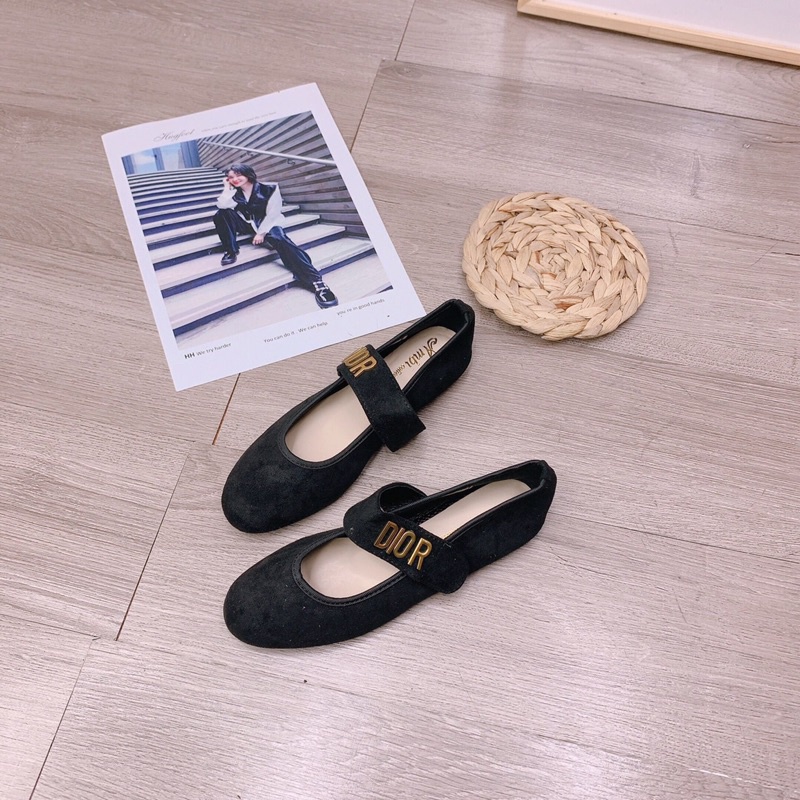 Giày bệt nỉ dior