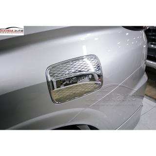 Ốp nắp bình xăng Xpander