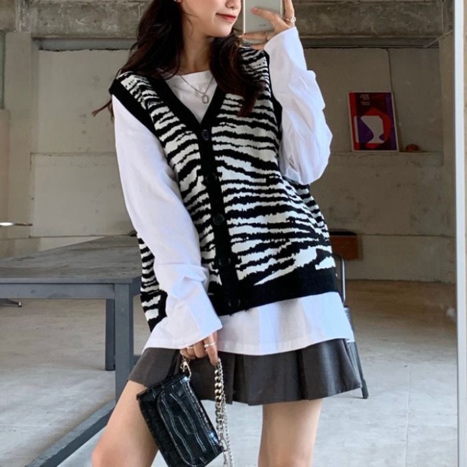 Áo sơ mi nữ form rộng ulzzang dáng dài, Sơ mi nữ màu xanh cốm quảng châu vải cotton mềm mại cực hót | BigBuy360 - bigbuy360.vn