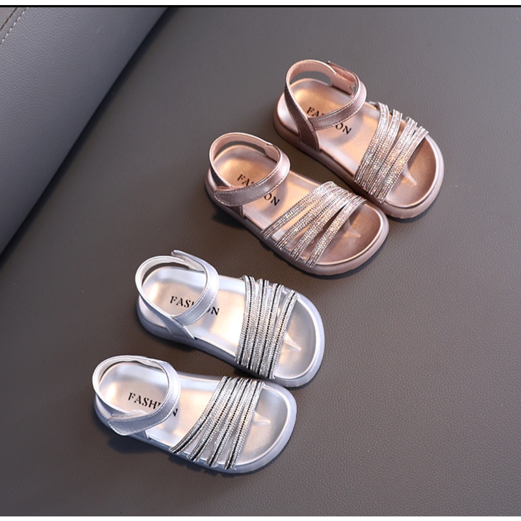Sandal cho bé - dép quai hậu ho bé đi học, đi chơi đế bánh mỳ 3 quai dán chống trượt tốt mã V957 ( video&amp;ảnh thật)