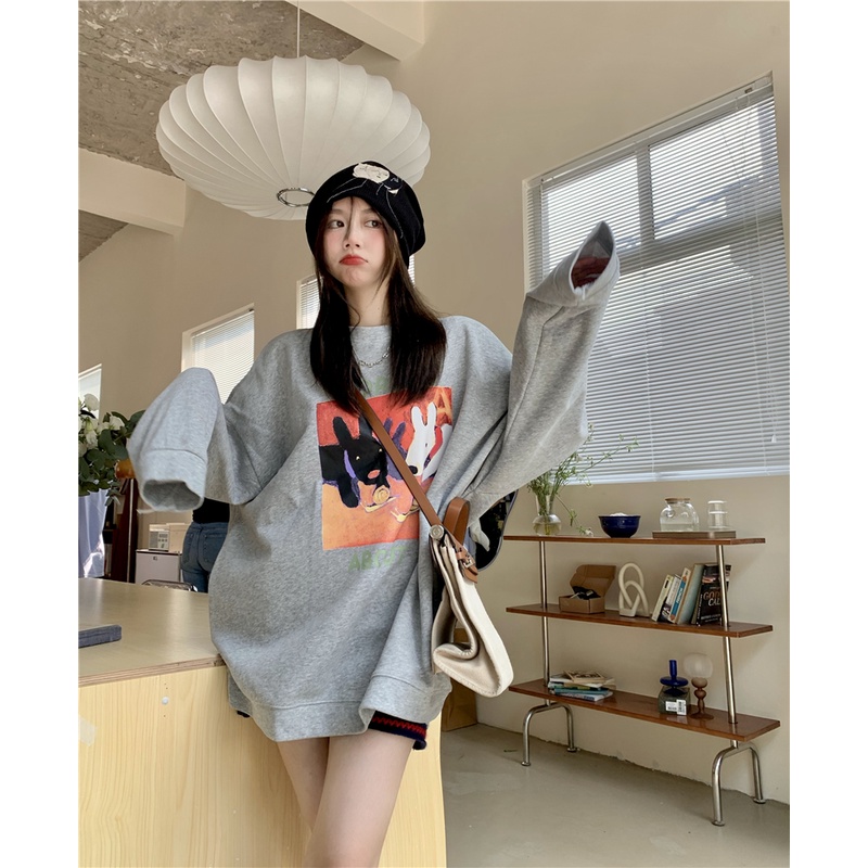 Áo thun tay dài cổ tròn dáng rộng in họa tiết thời trang mùa thu phong cách Hàn Quốc cho nữ 2 màu tùy chọn | BigBuy360 - bigbuy360.vn