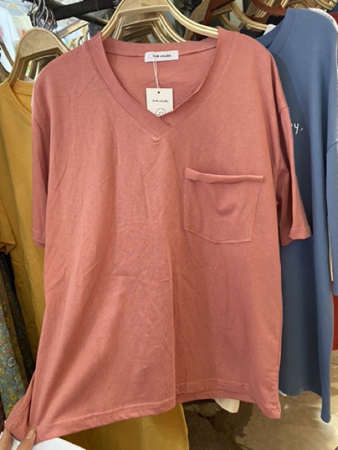 Áo cổ tim túi ngực basic - hàng QC | BigBuy360 - bigbuy360.vn