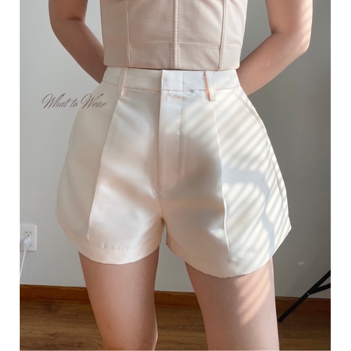 Quần short xoè nhấn li by Whattowear