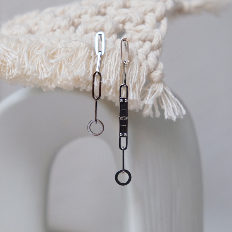 Bông tai titan kiểu dài bất đối xứng độc đáo không gỉ WE2207