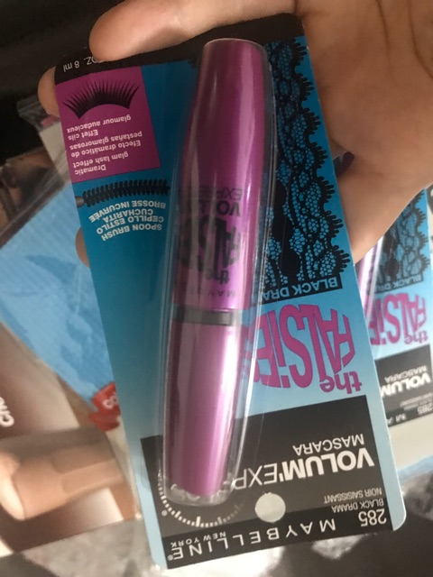 Mascara Maybeline tím