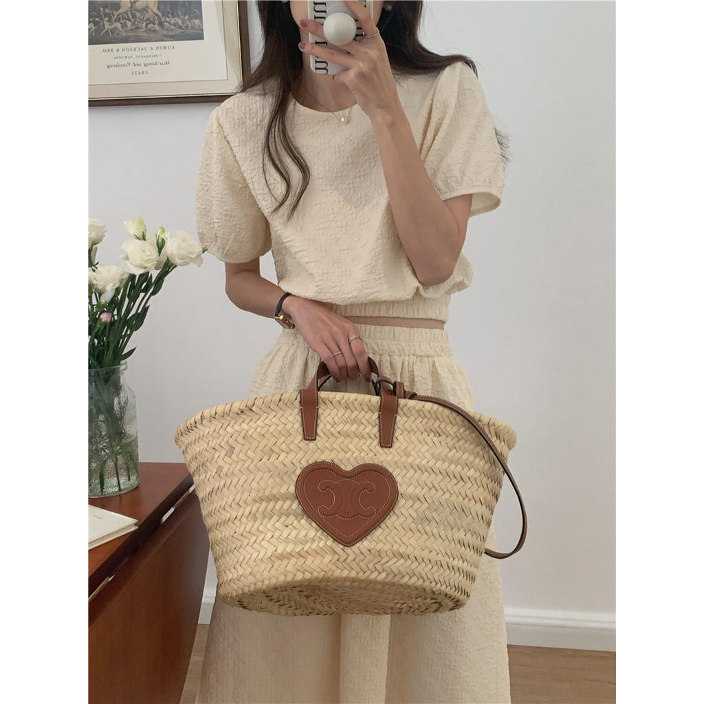 Bộ Áo Sơ Mi Ngắn Tay Cổ Tròn + Chân Váy Dập Nổi 51461