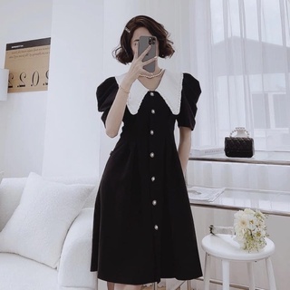 Đầm đen nút ngọc cổ trắng