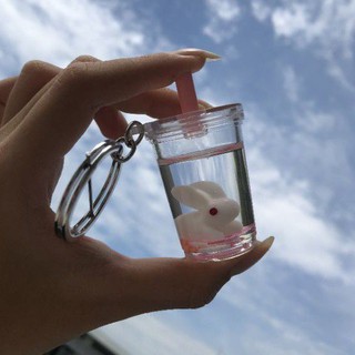 [Móc khóa] MÓC KHÓA LY NƯỚC CÓ CHÚ THỎ CON / MÓC KHÓA RESIN