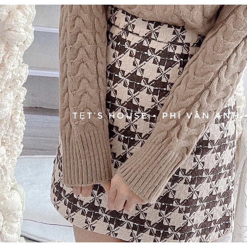 chân váy chữ A ôm sát.chất dạ 2 lớp,hàng thu đông………………………………………………………………………………………………………………………………………………………………………………………..