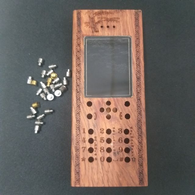Vỏ gỗ cho điện thoại 6300 mẫu chữ tâm